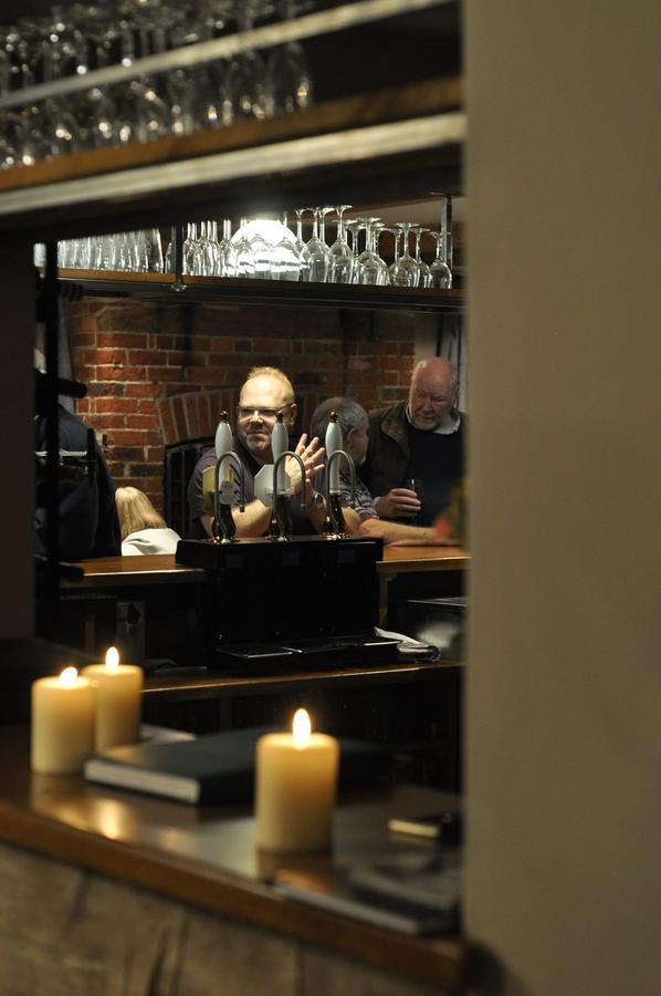 The Angel Inn Warminster Ngoại thất bức ảnh