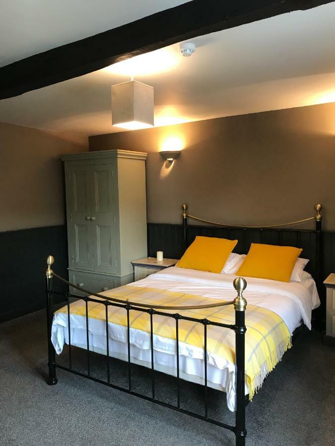 The Angel Inn Warminster Ngoại thất bức ảnh