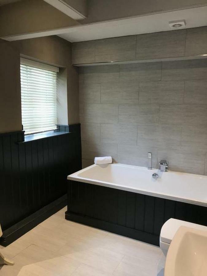The Angel Inn Warminster Phòng bức ảnh